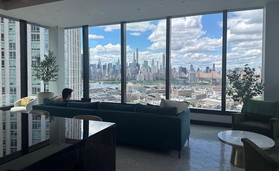 Beautiful New Luxury Smart High Floor Corner *