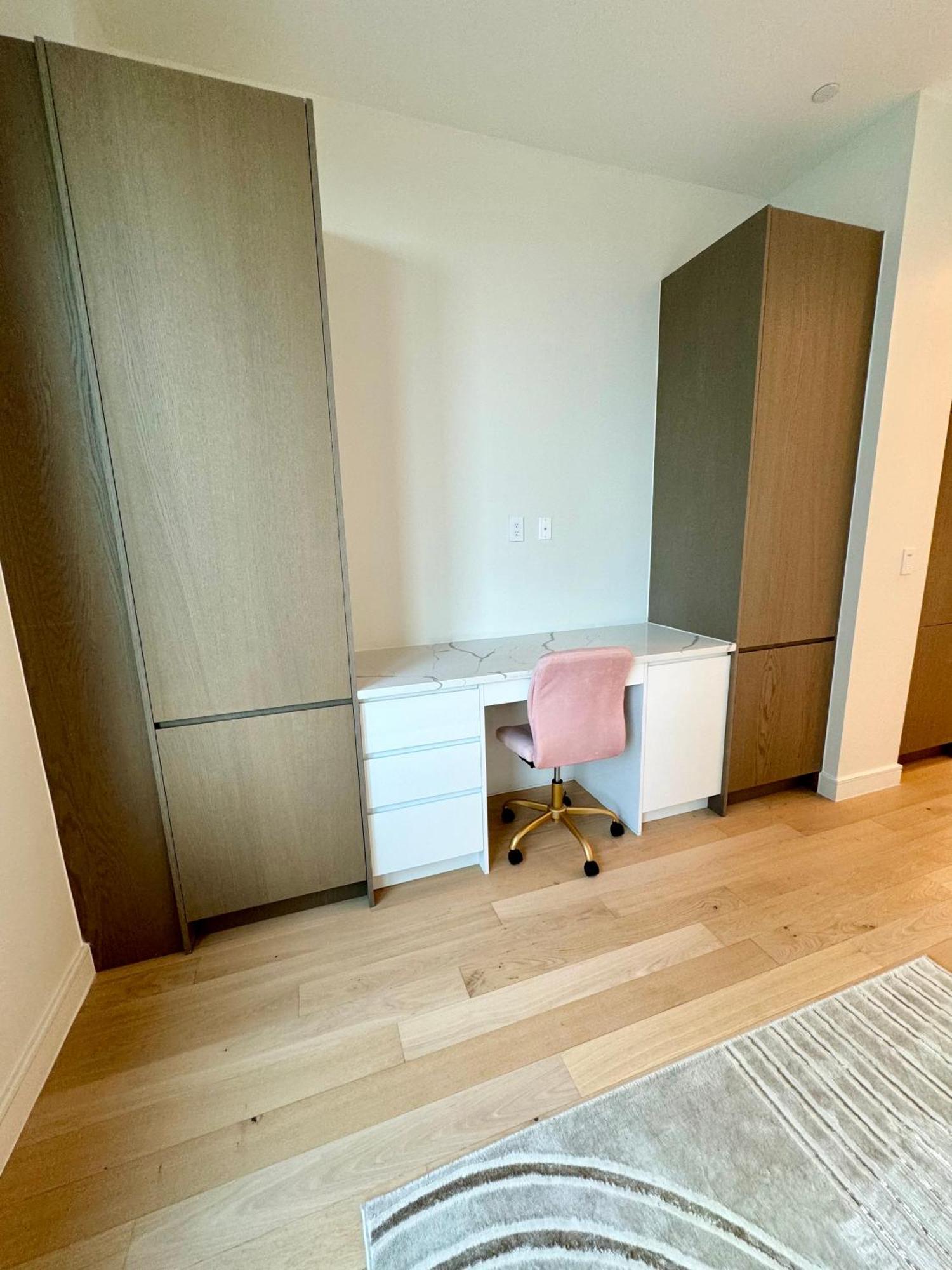 Beautiful New Luxury Smart High Floor Corner Apartment