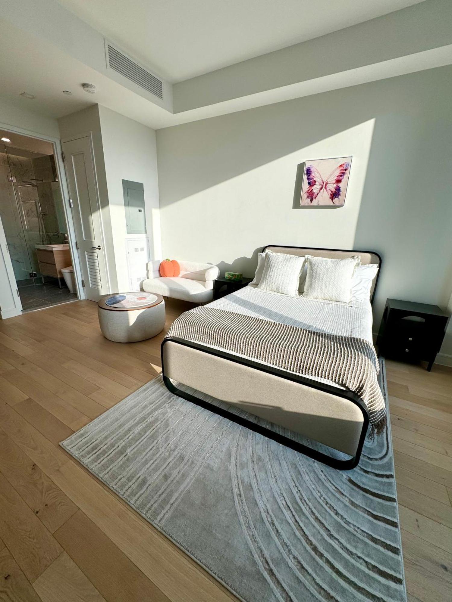 Beautiful New Luxury Smart High Floor Corner *
