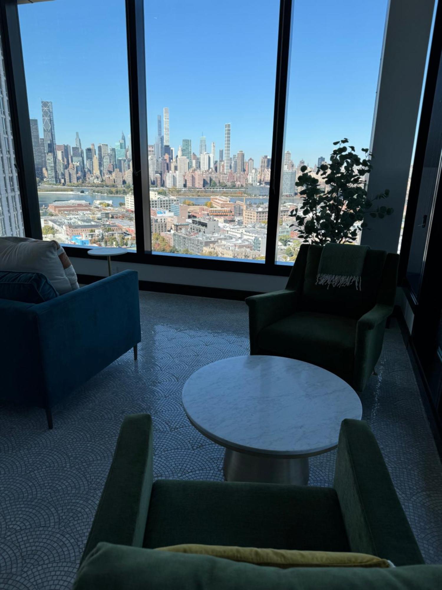 Beautiful New Luxury Smart High Floor Corner