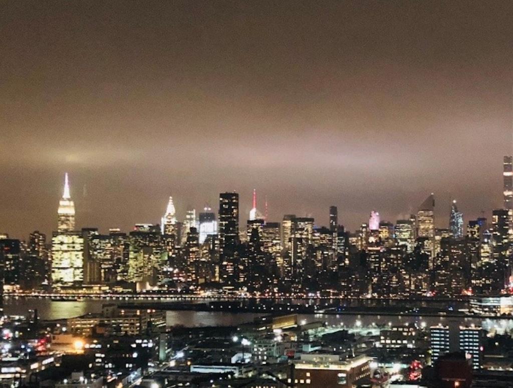 Beautiful Luxury Fantastic Manhattan Skyline View One Bedroom Appartamento *